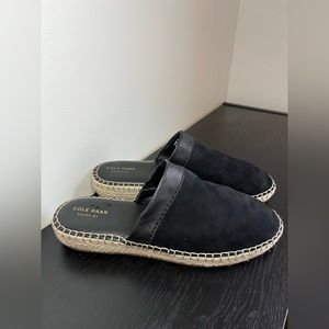 EUC Cole Haan Grand OS. Black Suede Slip-On Closed Toe Slide Sandal. Size 9